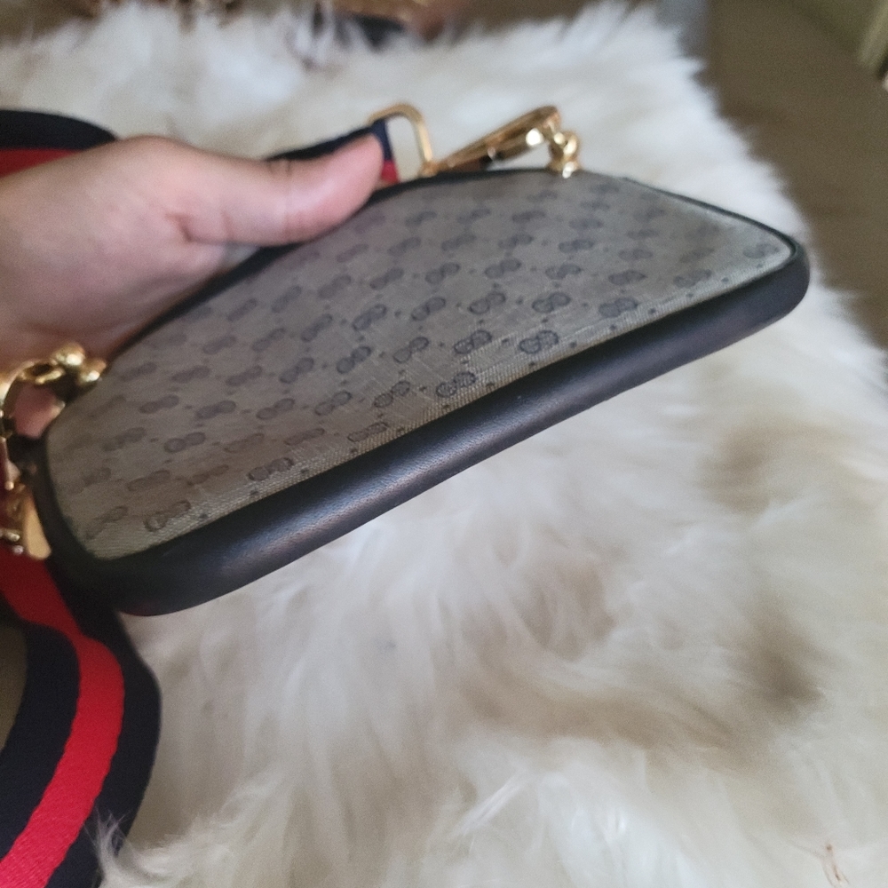 100% Authentic Gucci vintage mini pouch - Picture 7 of 12